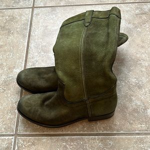 Frye Melissa Pull on Boots. Size 6.5. Olive leather. EUC